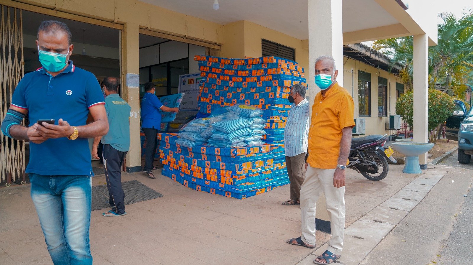 Donation of Pillows, Mattresses, and Mosquito Nets to Wathupitiwala Hospital (10)