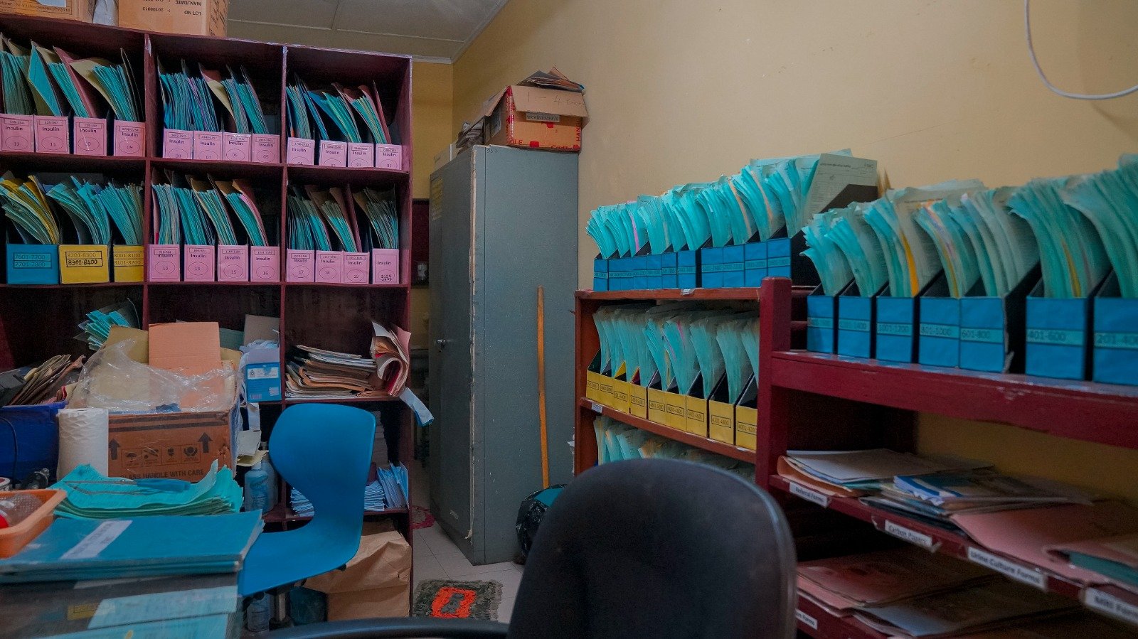 Donation of Pillows, Mattresses, and Mosquito Nets to Wathupitiwala Hospital (6)