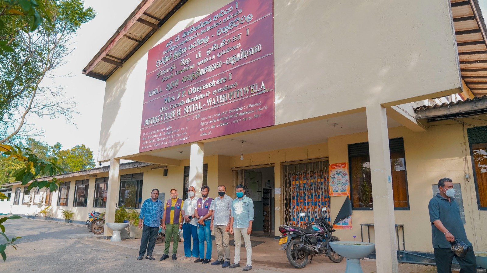 Donation of Pillows, Mattresses, and Mosquito Nets to Wathupitiwala Hospital (7)