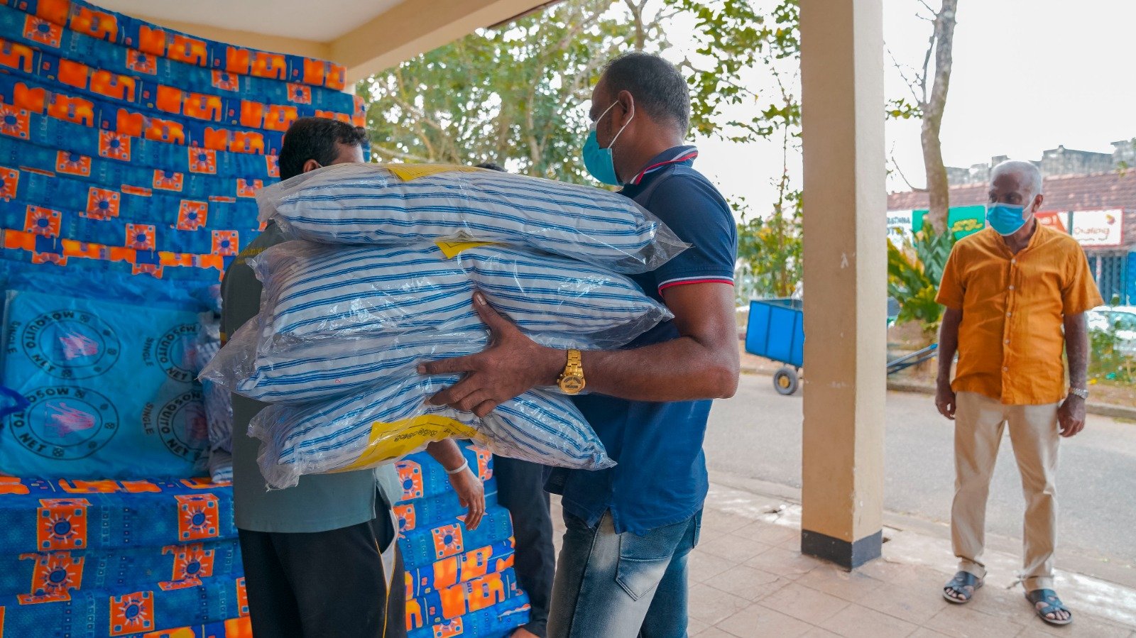 Donation of Pillows, Mattresses, and Mosquito Nets to Wathupitiwala Hospital (9)
